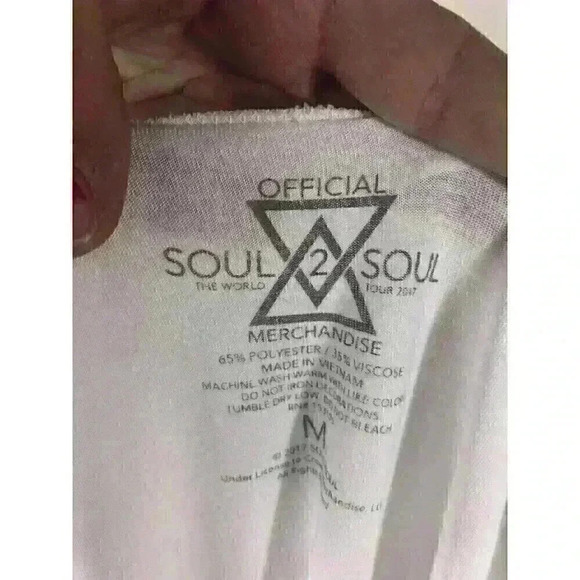 Soul 2 Soul Womens Size M White Short Sleeve Tim Mcgraw /Faith Hill Tour Shirt - Picture 3 of 3